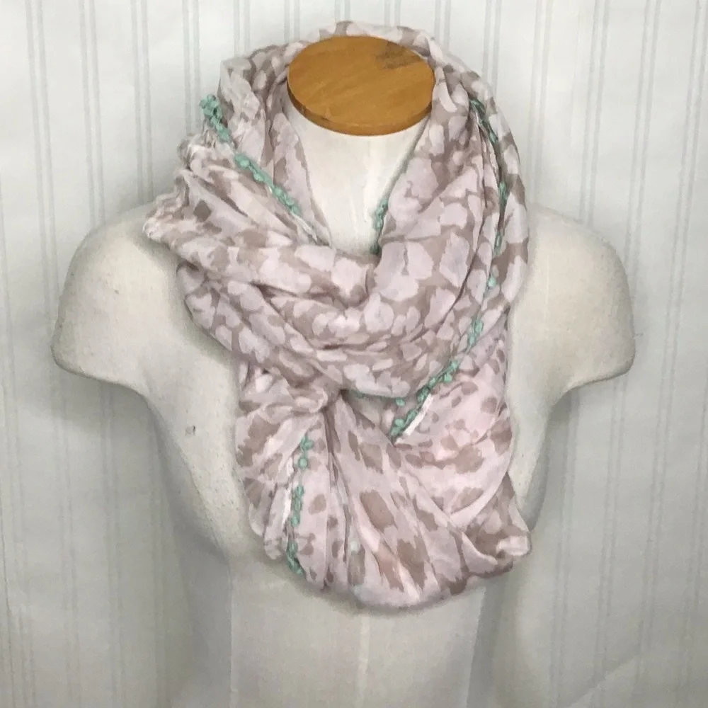 Vera Neumann American boho neutral print green Pom Pom scarf NWT